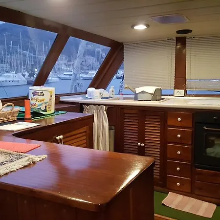 Botel Lady Rose Genova